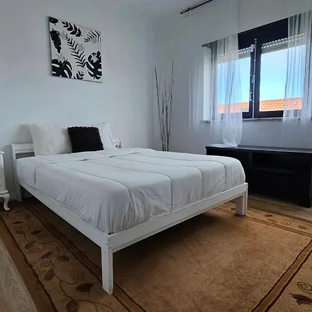 Freedom Surf House Four Bedroom Upstairs *